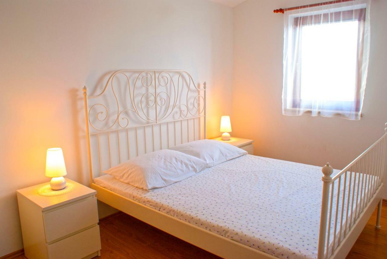 Apartmani Ribarica**** 卡尔卢巴格 外观 照片
